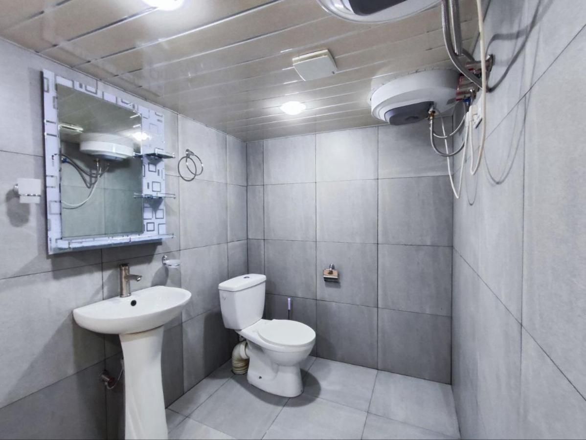 Guest House In The Small Center Yerevan Exterior photo